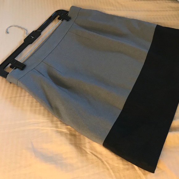 Gray and Black Knee-Length Skirt - Picture 4 of 5